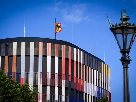 Die nächste Bundespräsidentin oder der nächste Bundespräsident zieht in ein Provisorium, weil das Schloss Bellevue renoviert wird. - Foto: Bernd von Jutrczenka/dpa