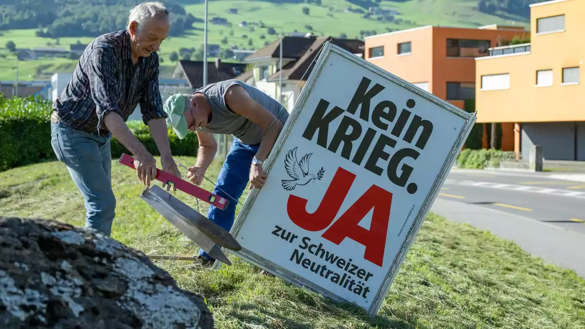 Schweiz: Neutralitätsinitiative scheitert bei einer Volksabstimmung. (Archivbild) - Bild: Urs Flueeler/KEYSTONE/dpa
