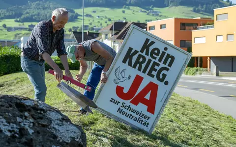 Schweiz: Neutralitätsinitiative scheitert bei einer Volksabstimmung. (Archivbild) - Foto: Urs Flueeler/KEYSTONE/dpa