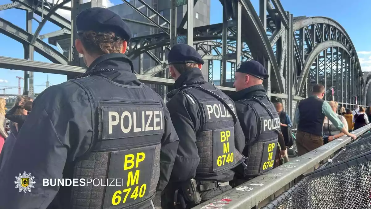 Bundespolizeidirektion München: Bundespolizei München im Oktoberfest-Einsatz - Bild: presseportal.de