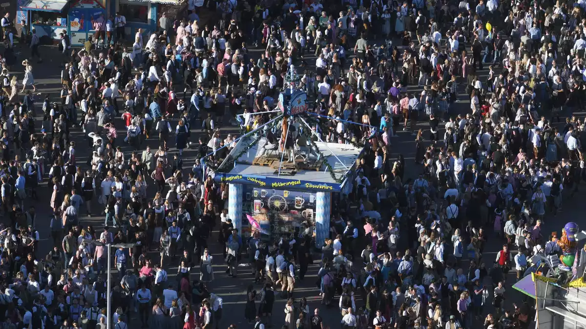 Voll, voller, Oktoberfest.  - Bild: Felix Hörhager/dpa