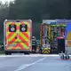 Die A96 wurde für die Bergungsarbeiten in beiden Richtungen voll gesperrt. - Bild: Karl-Josef Hildenbrand/dpa