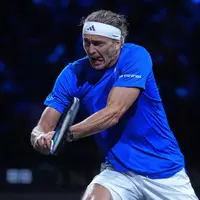 Alexander Zverev beim Laver Cup in Aktion.  - Foto: Maja Smiejkowska/AP/dpa