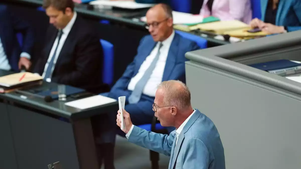 SPD-Fraktionschef Matthias Miersch legt bei den Pflegeplänen eine Art Veto ein. (Archivfoto) - Bild: Kay Nietfeld/dpa