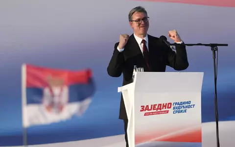 Serbiens Staatspräsident Aleksandar Vucic ist zurückgetreten, um als Spitzendkandidat seiner Fortschrittspartei bei der vorgezogenen Parlamentswahl vom 25. Oktober antreten zu können. - Foto: Darko Vojinovic/AP/dpa