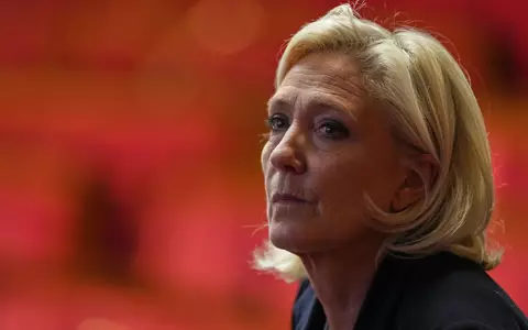 Die Ergebnisse der Teilwahl des Senats stärken Marine Le Pen den Rücken (Archivbild). - Foto: Thibault Camus/AP/dpa