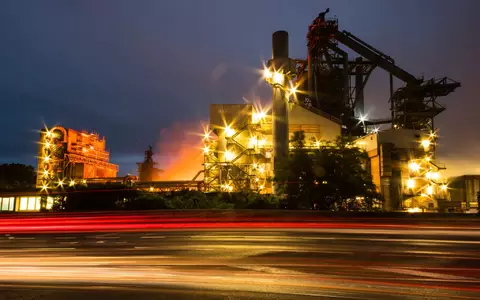 Im Saarland werden Milliarden für den Umbau der Stahlproduktion investiert. (Archivbild)  - Foto: Andreas Arnold/dpa