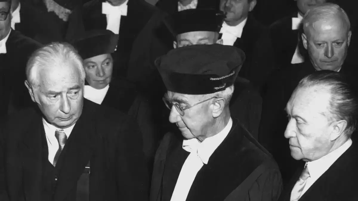 An dem Festakt 1951 nahmen auch Bundeskanzler Adenauer und Bundespräsident Theodor Heuss teil. (Archivbild) - Bild: Koll/dpa