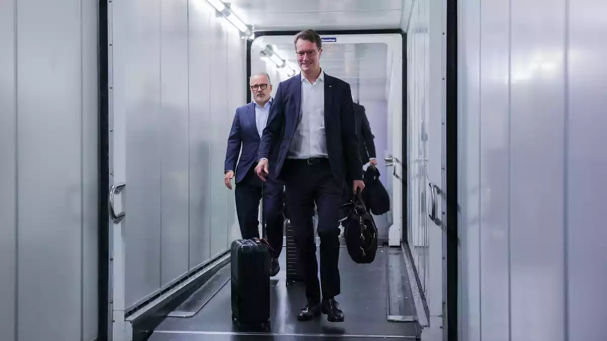 «Keine Region ist gesellschaftlich und wirtschaftlich so eng mit der Türkei verbunden wie Nordrhein-Westfalen», sagte Wüst zum Auftakt seiner Reise. - Bild: Rolf Vennenbernd/dpa