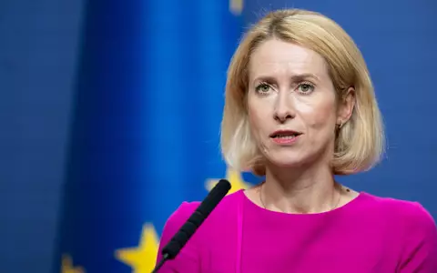 Sieht noch immer große Lücken bei den Verteidigungsfähigkeiten: EU-Chefdiplomatin Kaja Kallas. - Foto: Mindaugas Kulbis/AP/dpa