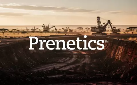 Eine weitläufige Bergbaustätte in einer Savannenlandschaft bei Sonnenuntergang, die eine industrielle Baustelle symbolisiert. - Foto: über boerse-global.de