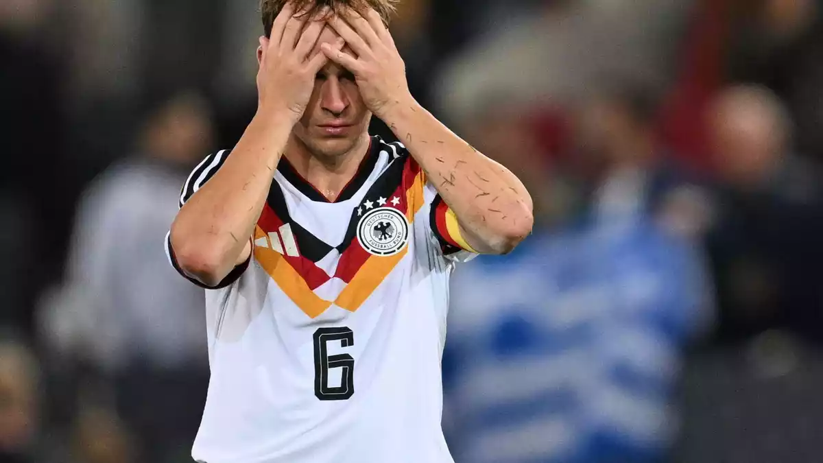 Nicht schon wieder: Der Kapitän wäre gerne beim Team geblieben.  - Bild: Sven Hoppe/dpa