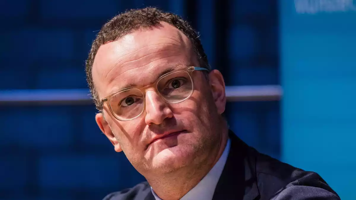 Spahn reagiert mit dem Schritt auf Aufregung wegen seiner Abwesenheit an zwei Tagen der vergangenen Bundestags-Sitzungswoche. (Archivbild) - Bild: Lars Berg/dpa