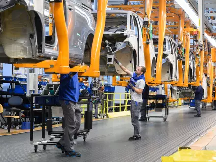 In der Industrie wird der Jobabbau nicht mehr so stark vorangetrieben wie zuletzt. (Archivbild) - Foto: Julian Stratenschulte/dpa