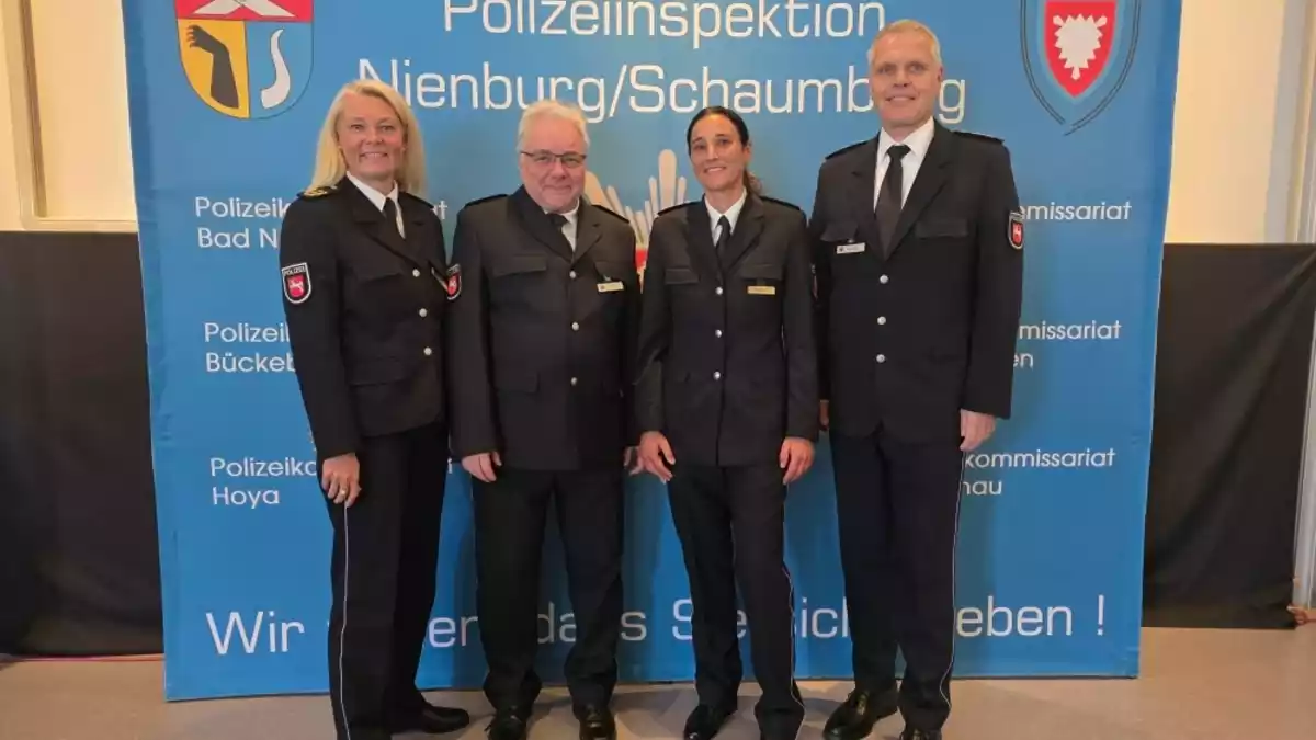 POL-GOE: Amtswechsel in der Polizeiinspektion Nienburg/Schaumburg: Auf Stefan Schara folgt Nina Menzel - Bild: presseportal.de