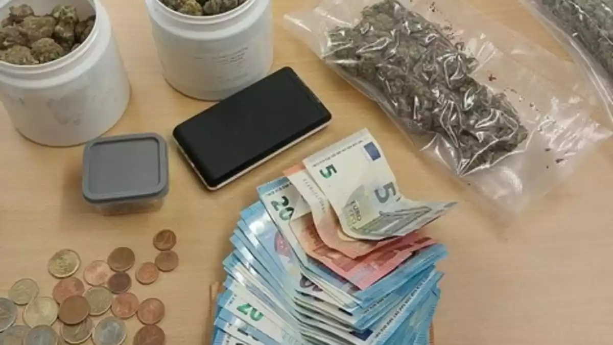 BPOL-FL: Cannabis im Rucksack; Wohnungsdurchsuchung - Bild: presseportal.de