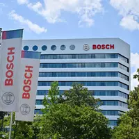 Der weltweit größte Auto-Zulieferer Bosch will die Belegschaft in seinem Nürnberger Werk halbieren und bis 2029 die Personalstärke um 900 Stellen reduzieren (Archivbild).  - Foto: Jan-Philipp Strobel/dpa