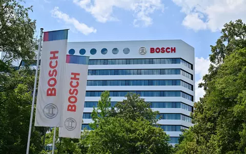 Der weltweit größte Auto-Zulieferer Bosch will die Belegschaft in seinem Nürnberger Werk halbieren und bis 2029 die Personalstärke um 900 Stellen reduzieren (Archivbild).  - Foto: Jan-Philipp Strobel/dpa