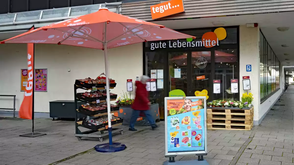 Edeka erweitert sein Filialnetz um zahlreiche Tegut-Supermärkte. - Bild: Malin Wunderlich/dpa