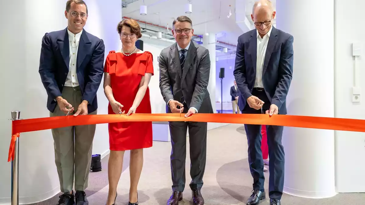One Campus: Offizielle Einweihung des ersten neuen Gebäudes am Firmensitz von Procter & Gamble in Schwalbach - Bild: presseportal.de