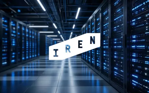 Moderne Serverräume in einem Rechenzentrum mit blauer Beleuchtung als Symbol für digitale Infrastruktur und Wachstum. - Foto: über boerse-global.de