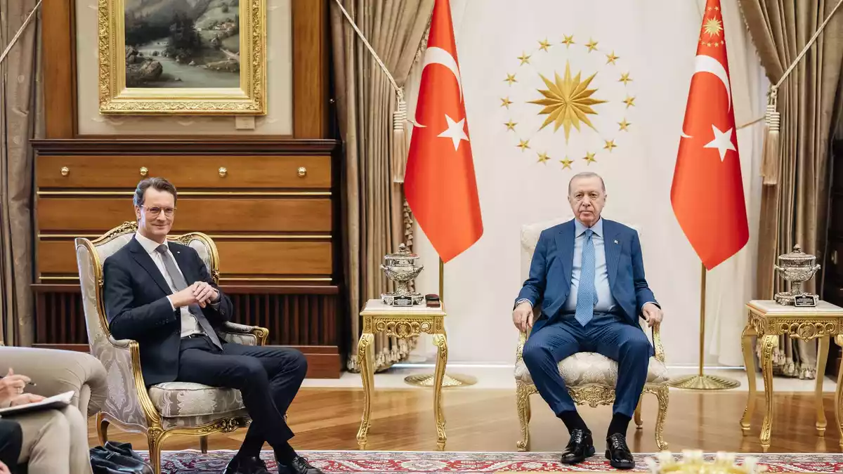 Ungewöhnliches Treffen: Wüst bei Erdogan - Bild: Marcel Kusch/Staatskanzlei Nordrhein-Westfalen/dpa