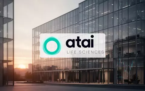 Abstraktes, professionelles Bürogebäude in der Abenddämmerung als Symbol für Unternehmensfinanzierung und Marktstabilität. - Foto: über boerse-global.de