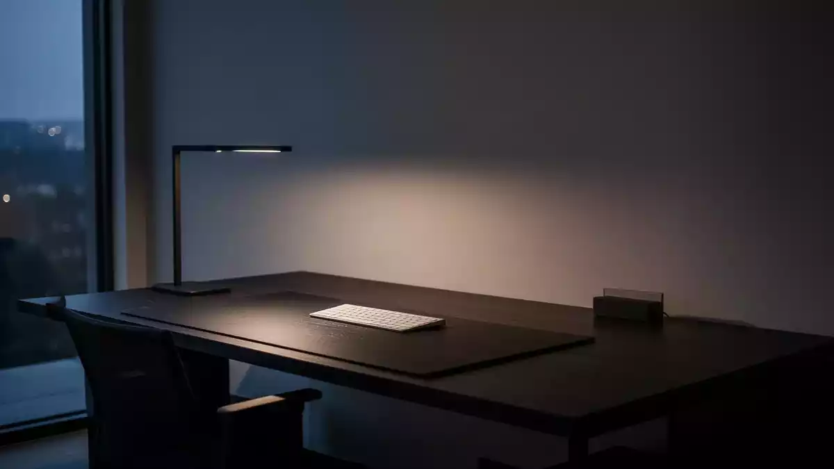 SwitchBot RGBICWW Lightbar: Matter-Lichtleisten fürs Büro starten