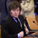 Argentiniens Präsident Javier Milei setzt London eine zweiwöchige Frist, um das aktuelle Erdölprojekt bei den Falklandinseln zu unterbinden. (Archivbild) - Bild: Charly Triballeau/Pool AFP/AP/dpa