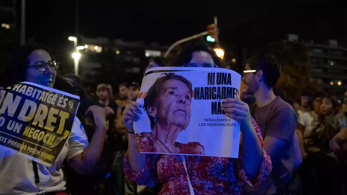 Die Demonstranten forderten Gerechtigkeit für die 87-Jährige. - Bild: Matteo Secci/ZUMA Press Wire/dpa