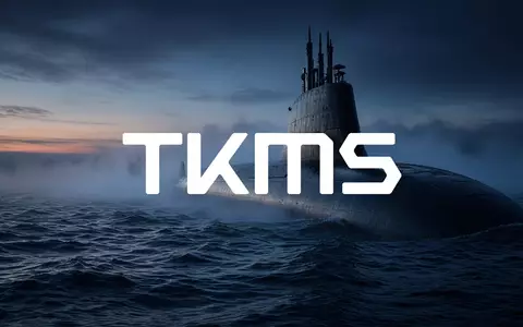 Ein U-Boot im nebligen, dunklen Ozean bei Dämmerung, das die maritime Verteidigungsindustrie symbolisiert. - Foto: über boerse-global.de