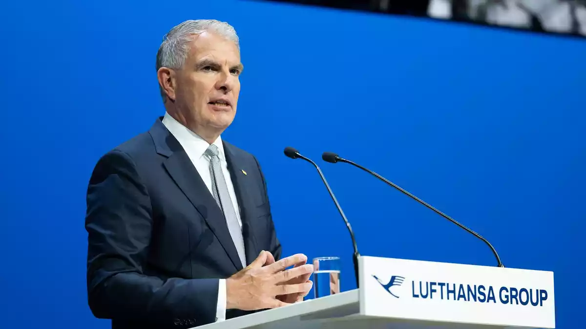 Lufthansa-Chef Carsten Spohr rechnet mit noch höheren Lasten durch den Iran-Krieg. (Archivbild)  - Bild: Florian Wiegand/dpa