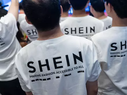 Shein hatte am 1. September sein lange erwartetes Börsendebüt vollzogen. (Archivbild)   - Foto: Chan Long Hei/AP/dpa