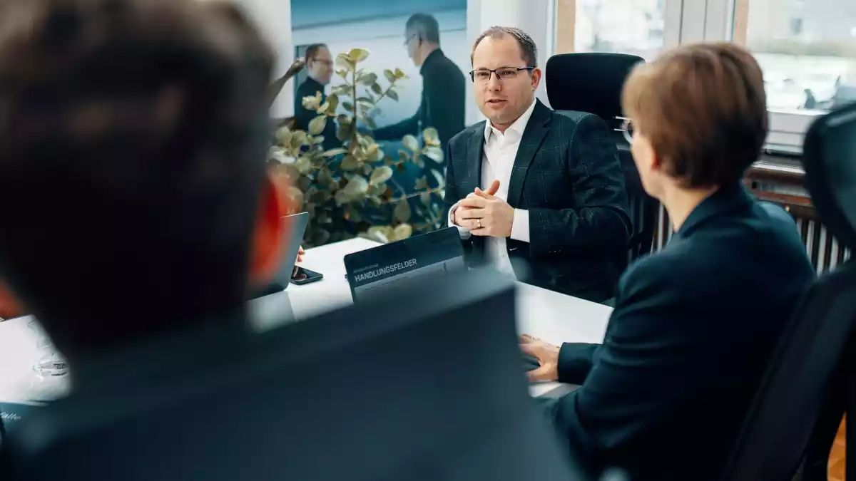 Bürokratieabbau im Arbeitsschutz: Mehr Freiraum, mehr Verantwortung? - Bild: presseportal.de