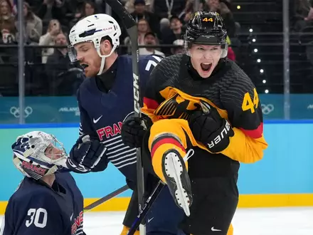 Jubel im Nationaltrikot bei Olympia, Rückschlag in der NHL: Stürmer Joshua Samanski. (Archiv) - Foto: Carolyn Kaster/AP/dpa