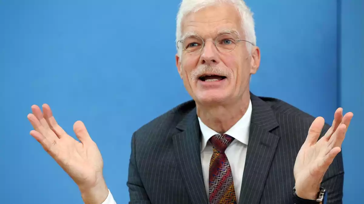 Bildungsforscher Andreas Schleicher stellte die neue Studie «Bildung auf einen Blick 2026» vor. (Archivbild) - Bild: Wolfgang Kumm/dpa