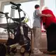 Die Kosten für Pflege im Heim zählen zu den Streitpunkten der Koalition. (Symbolbild) - Bild: Tom Weller/dpa