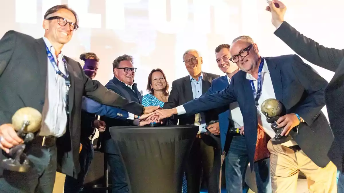 Siri. Alexa. swAIper. Jetzt bekommt auch die Wirtschaft ihren eigenen KI-Assistenten - Bild: presseportal.de