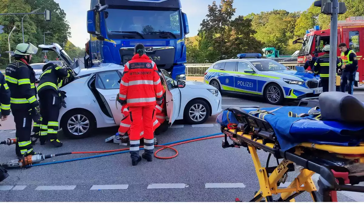 FW-M: Verkehrsunfall mit technischer Rettung (Forstenried) - Bild: presseportal.de