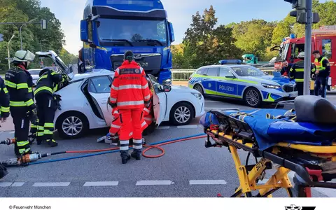 FW-M: Verkehrsunfall mit technischer Rettung (Forstenried) - Foto: presseportal.de