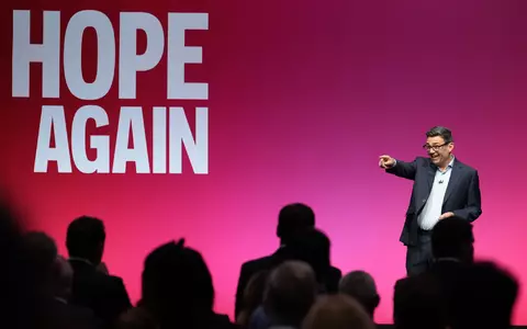 Andy Burnham kündigte tiefgreifende Reformen an.  - Foto: Jon Super/AP/dpa