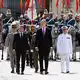 Macron wurde in Madrid mit militärischen Ehren empfangen. - Bild: José Oliva/EUROPA PRESS/dpa