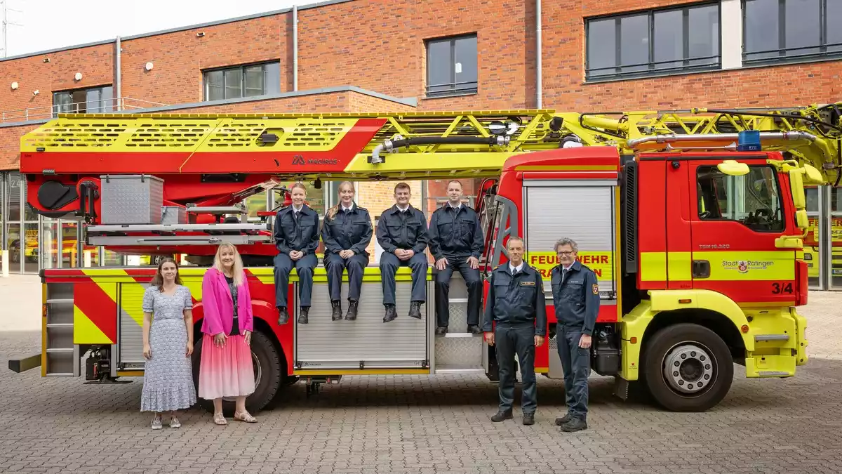 FW Ratingen: Neue Nachwuchskräfte starten bei der Feuerwehr - Bild: presseportal.de