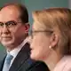 Bundesinnenminister Alexander Dobrindt (CSU) hatte nach dem Tod des Zugbegleiters im Februar härtere Strafen für Angriffe auf Bahnmitarbeiter gefordert. (Archivfoto) - Bild: Carsten Koall/dpa