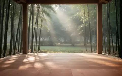 Ein minimalistischer Holzpavillon in einem ruhigen Park mit sanftem Morgenlicht und Bambuspflanzen im Hintergrund. - Foto: über boerse-global.de