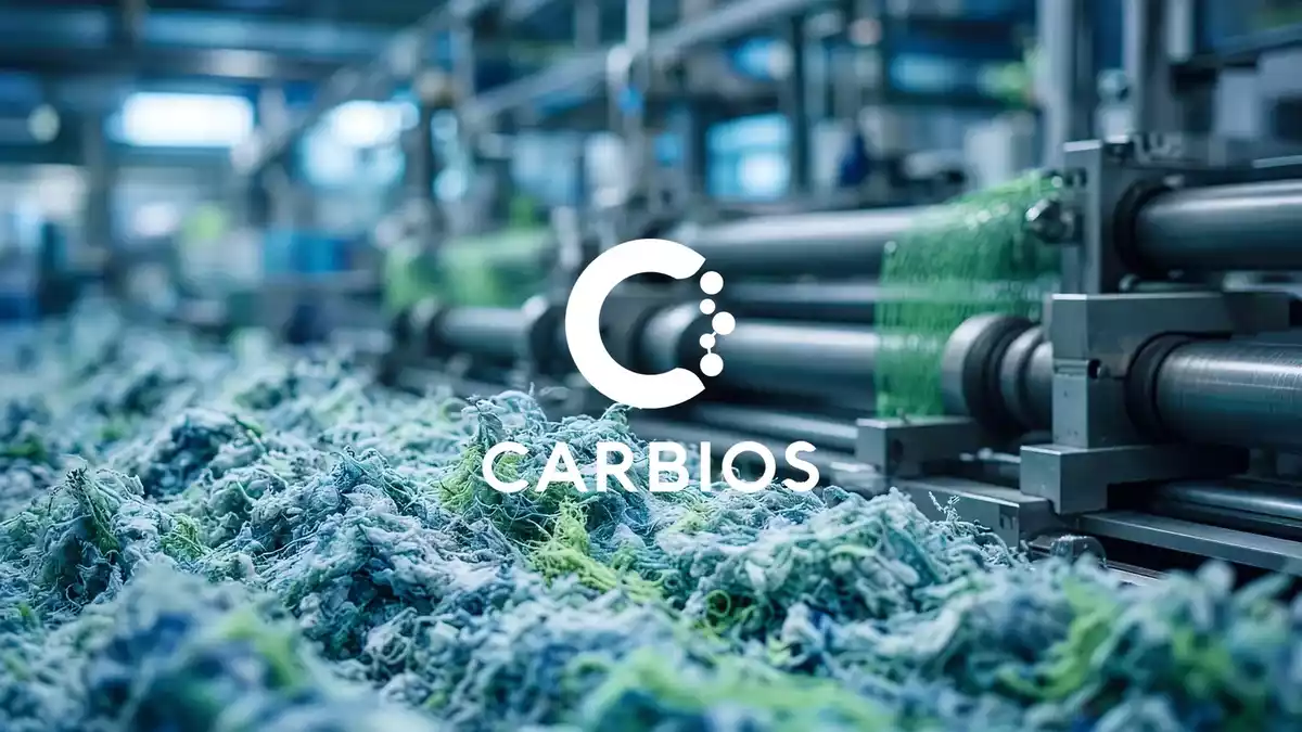 Carbios produziert recycelte Polyester-Shirts im industriellen Maßstab