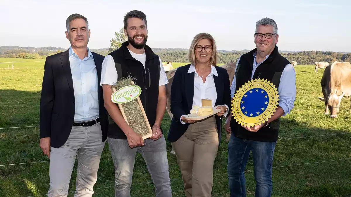 10 Jahre EU-Gütesiegel: Heumilch steht für traditionelle Fütterung und geprüfte Qualität - Bild: presseportal.de