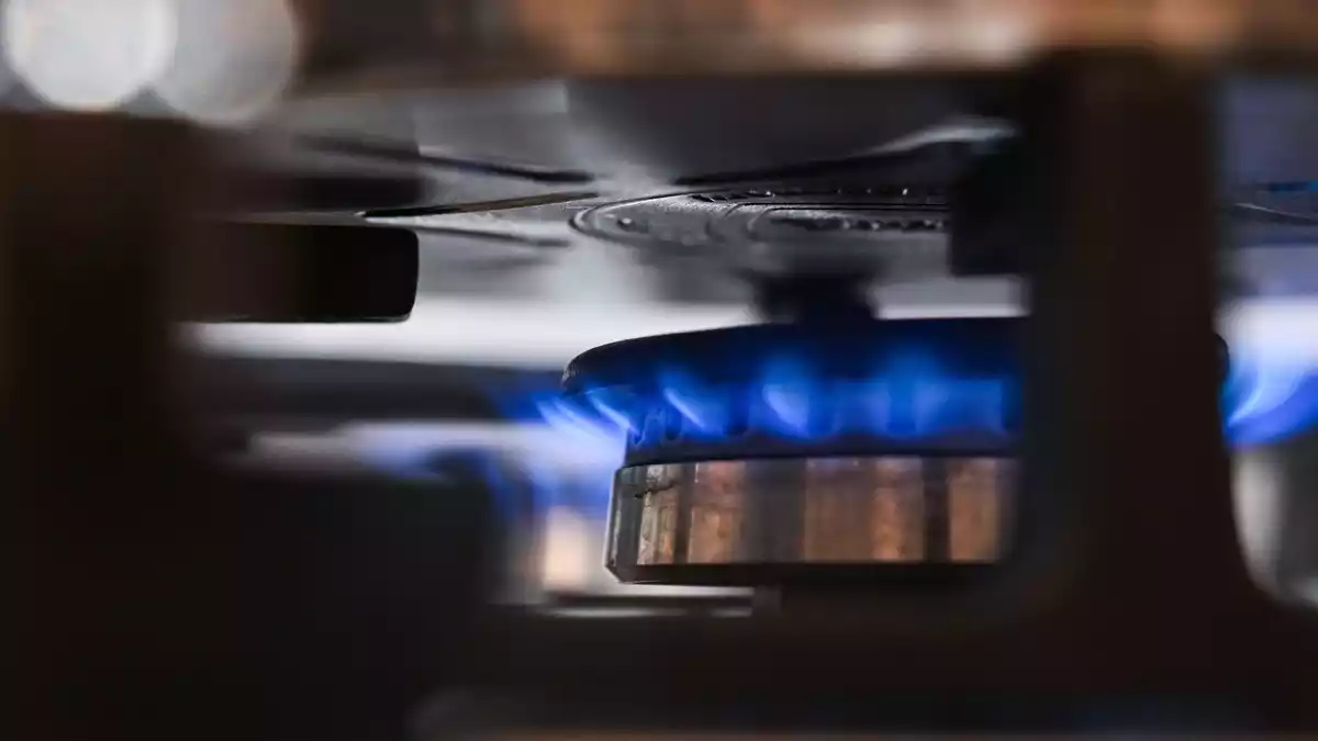 Die Strom- und Gaspreise für Haushalte sind im ersten Halbjahr 2026 gesunken. Allerdings liegen sie deutlich über dem Niveau von 2021, dem Jahr vor Beginn des Ukraine-Krieges. (Symbolbild) - Bild: Marijan Murat/dpa
