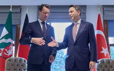 Der letzte Tag der Türkei-Reise von NRW-Ministerpräsident Wüst steht im Zeichen der Wirtschaftsbeziehungen. - Foto: Rolf Vennenbernd/dpa