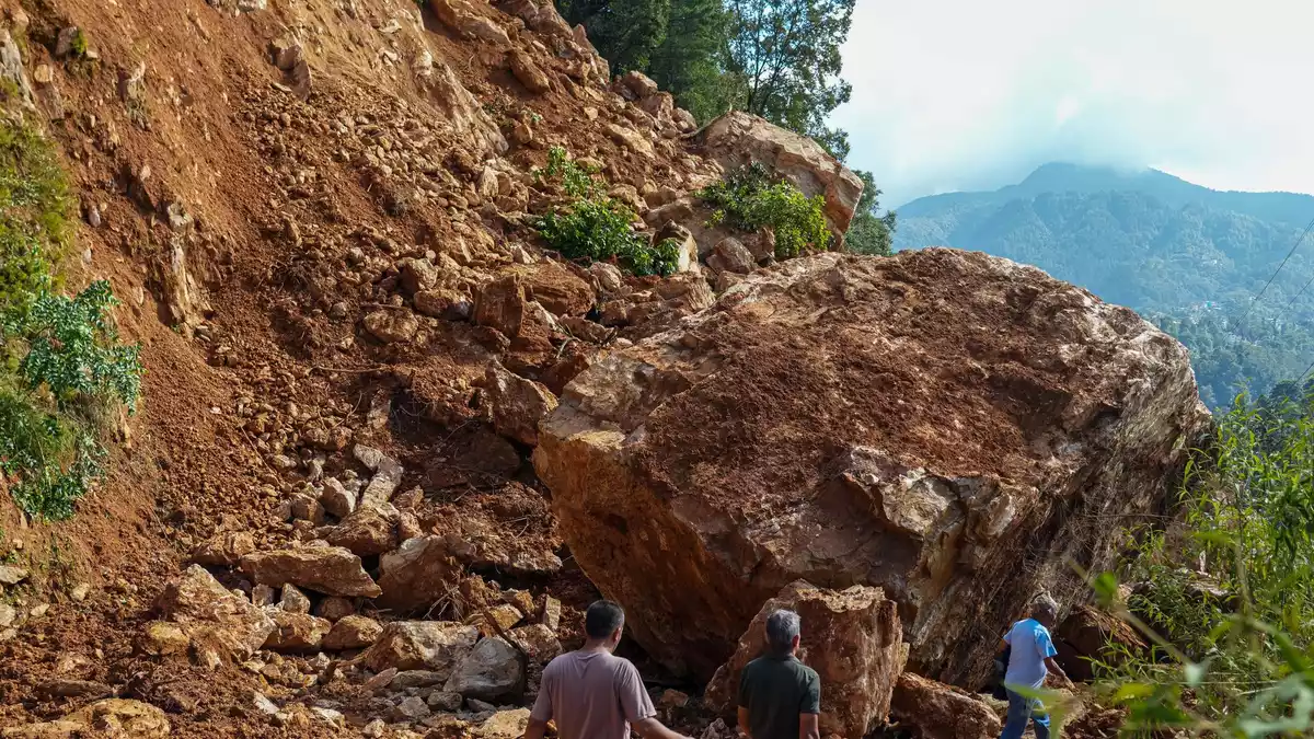 Mindestens 34 Menschen starben bislang in Nepal. - Bild: Ap Tolang/Nexpher via ZUMA Press Wire/dpa